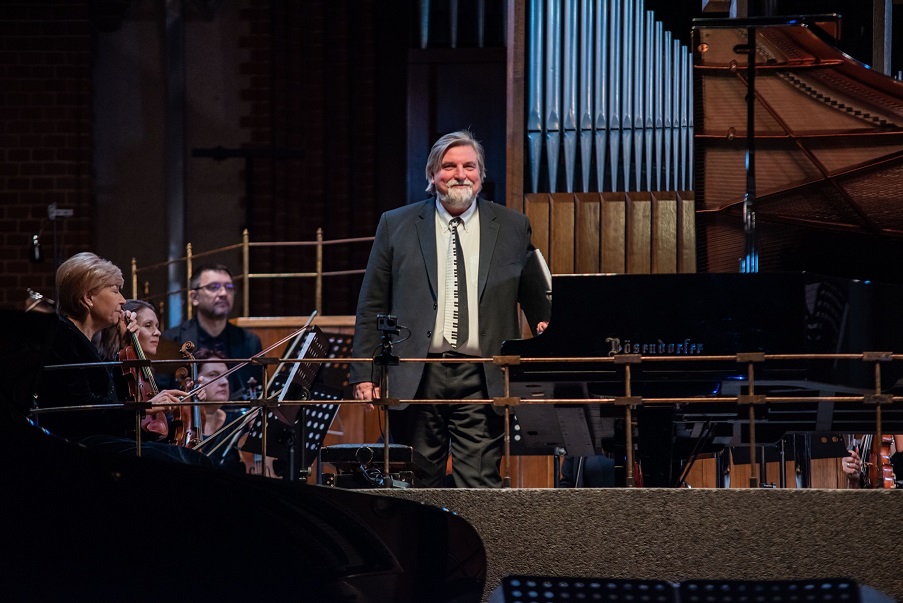 «Джаз в филармонии» завершился концертом трио Валерия Гроховского