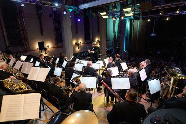 РЕПЛИКА ПРИСТРАСТНОГО СЛУШАТЕЛЯ – Концертный духовой оркестр