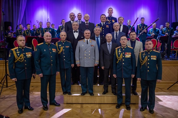 Виктор Бобков - лауреат конкурса на создание музыкальных произведений для военного оркестра.