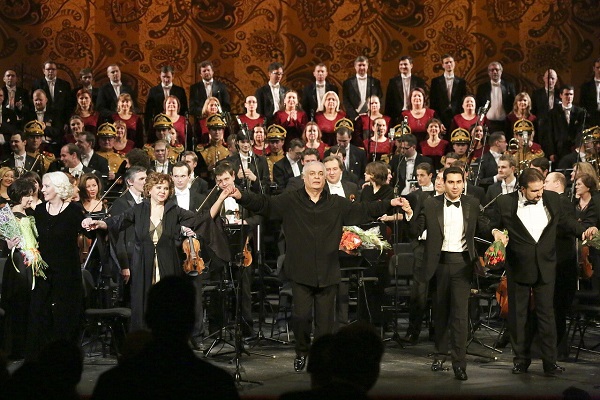 Рок-опера и хор рабов