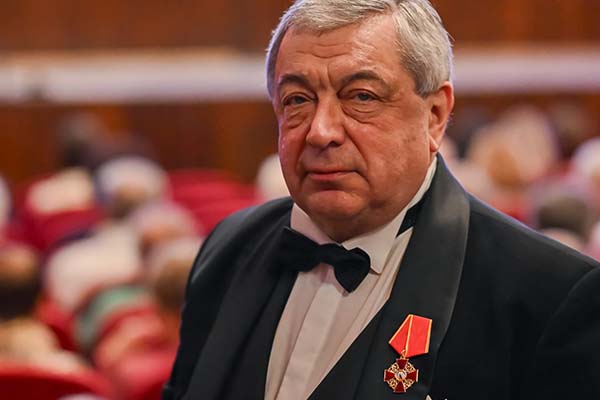 Директор Калининградской филармонии Виктор Бобков удостоен Императорского ордена Святой Анны III степени