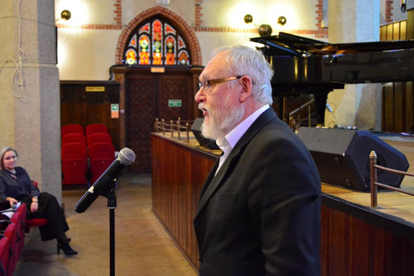 Музыка Чайковского, песни Вертинского и марципаны...