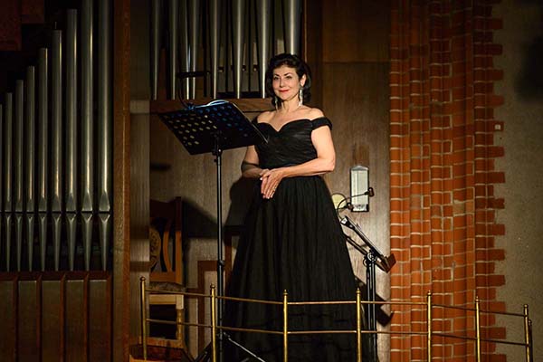 Великолепный альянс сопрано и органа