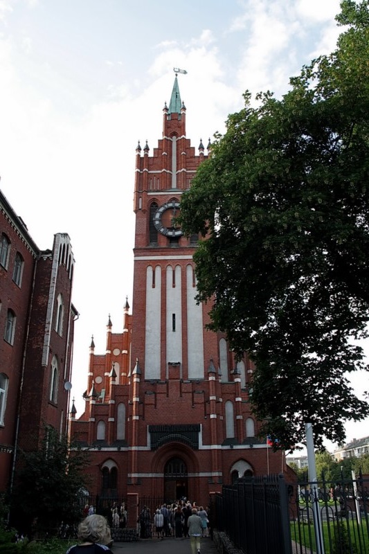 «Бахослужения» завершил симфонический оркестр