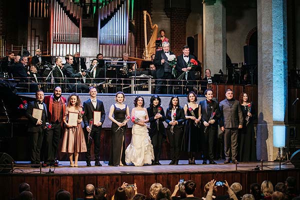 "Святая к музыке любовь...": Калининградская филармония отметила День артиста грандиозным гала-концертом