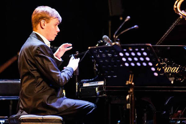 На фестивале «Джаз в филармонии» выступит участник шоу «Голос»