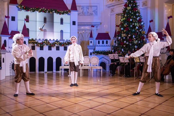 Ростовые куклы, дети-актеры и тайны семьи Баха