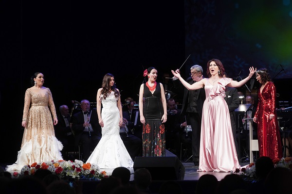 Эксклюзивная программа ко Дню матери