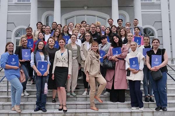 Поздравляем солисток с успешным окончанием Школы!