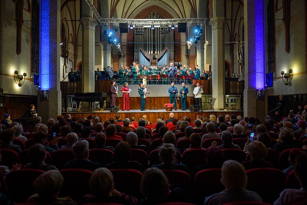 Оркестр штаба Ленинградского военного округа покорил публику