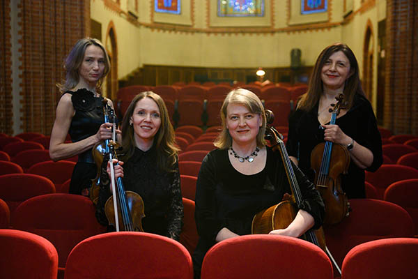 Филармония впервые представит программу «Роман с гитарой»