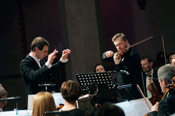 ВЕЛИЧИЕ ЧЕЛОВЕЧЕСКОГО ДУХА (реплика пристрастного слушателя)