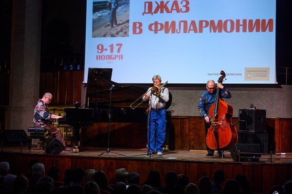 Максим Пиганов с триумфом вернулся на сцену филармонии спустя 40 лет