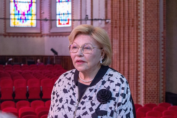 Елена Драпеко: Молодёжи надо говорить правду