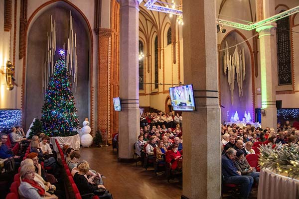 Новогодние концерты в филармонии: от сказки для детей до бала-маскарада!