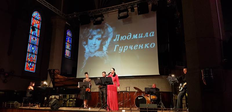 Премьера «Аплодисменты»