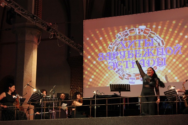 «Молодежная академия искусств» начинает сезон хитами зарубежной эстрады