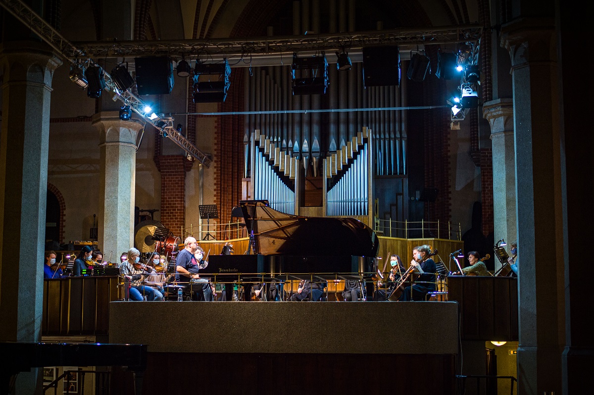 «РЕПЛИКА ПРИСТРАСТНОГО СЛУШАТЕЛЯ»