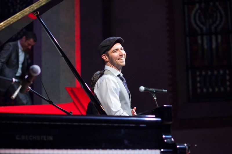 В филармонии сыграли буги-вуги на трех роялях