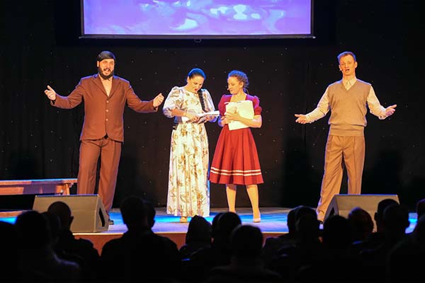 Артисты филармонии представили в Черняховске «Поезд Победы»