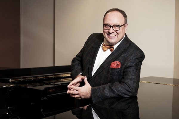 Заслуженный артист России Александр Гиндин стал новым солистом Калининградской филармонии