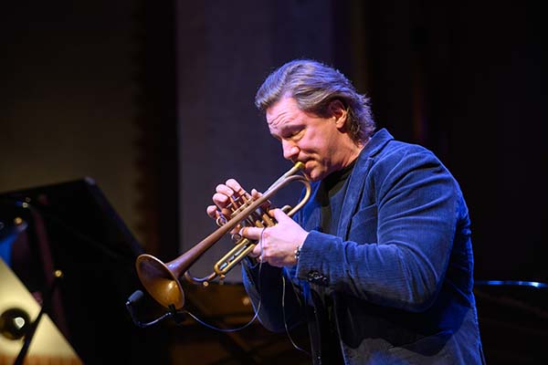 ВАДИМ ЭЙЛЕНКРИГ И КАМЕРНЫЙ ОРКЕСТР С ПРОГРАММОЙ «ДЖАЗ И КЛАССИКА»